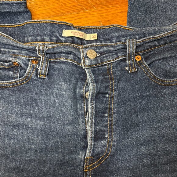 Levis Wedgie Straight Womens Jeans - Picture 3 of 5